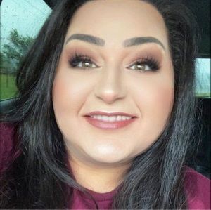 Meet your Posher, Debra